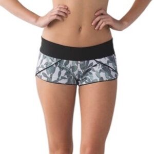 Lululemon Water: Surf Short
Black / Mini Prickly Pear Multi size 10